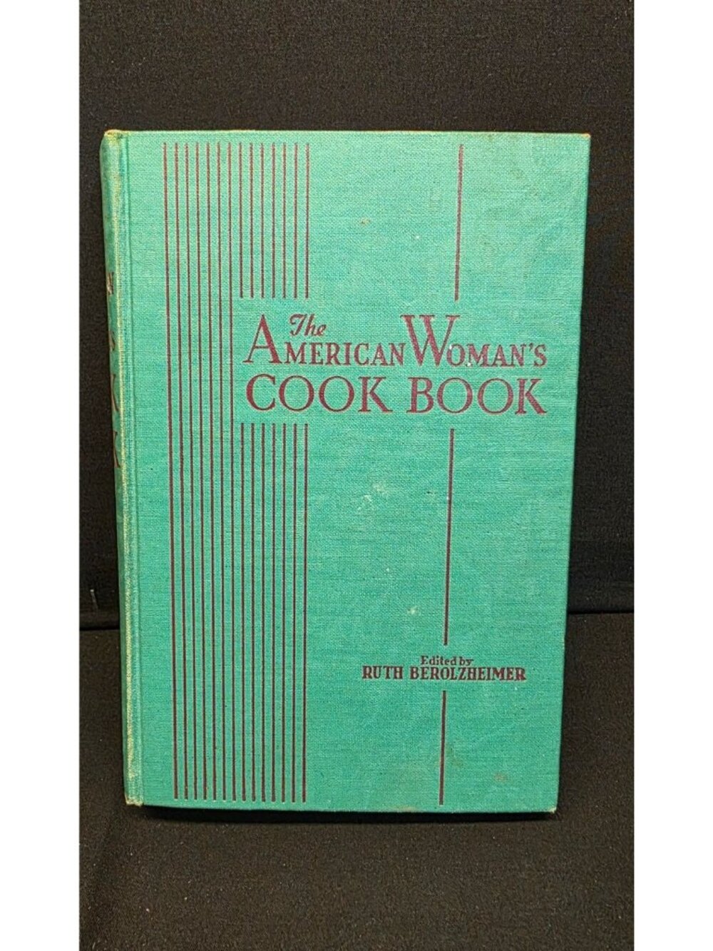 1941 The American Woman's Cook Book Vintage Green Hardcover w Thumb Index